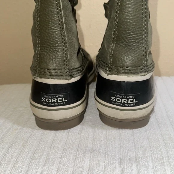 Sorel boots size 8 - Picture 4 of 9